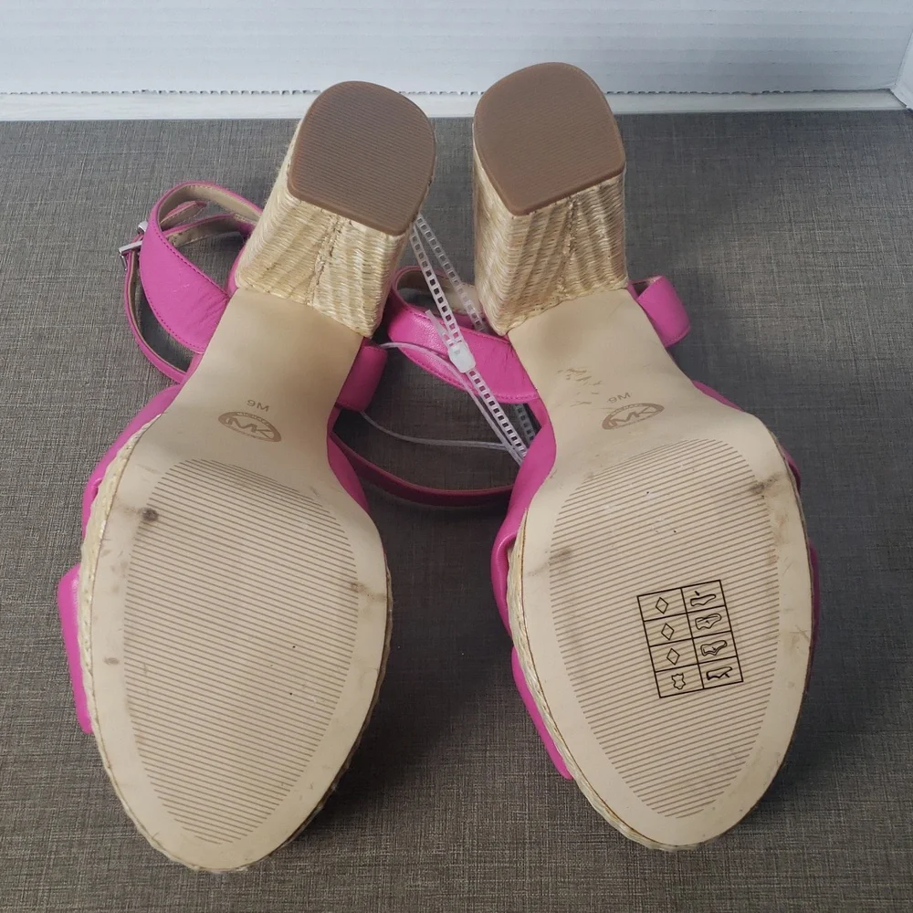 Michael Kors Sadie Pink Leather Bow Platform Sandals - SZ 9 - NWOT‎